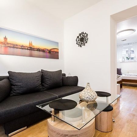 Ferien Und Messewohnug Apartment Koln Bagian luar foto